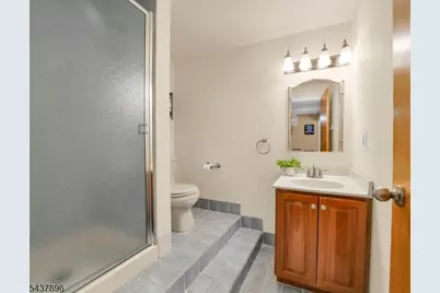 72 Agawam Dr, Wayne, NJ 07470 - Photo 33