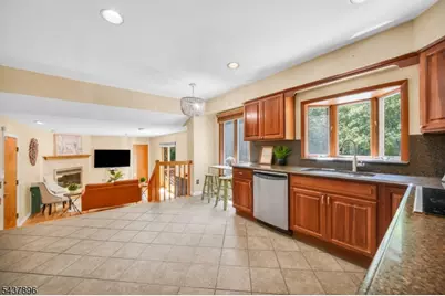 72 Agawam Dr, Wayne, NJ 07470 - Photo 11