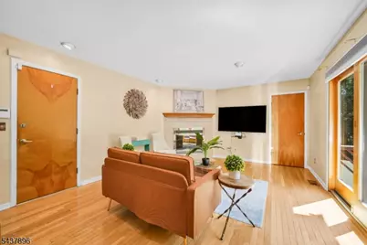 72 Agawam Dr, Wayne, NJ 07470 - Photo 13