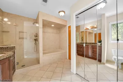 72 Agawam Dr, Wayne, NJ 07470 - Photo 21