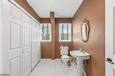 12 Wildwood Dr, North Caldwell, NJ 07006 - Photo 17