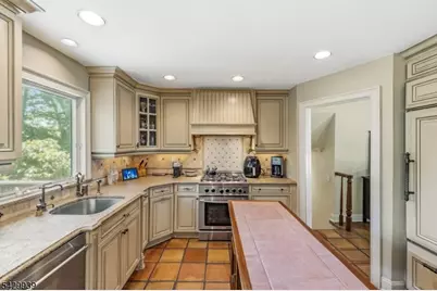 12 Wildwood Dr, North Caldwell, NJ 07006 - Photo 5