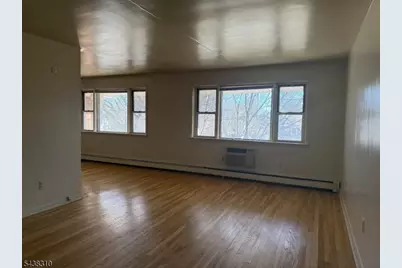948 Valley Rd #A7, Clifton, NJ 07013 - Photo 3