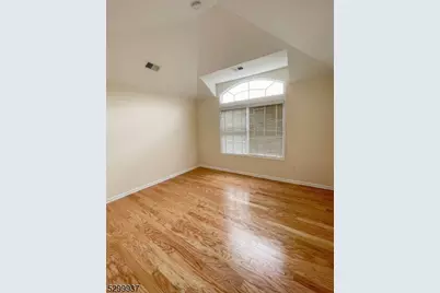 511 Kensington Ln, Livingston, NJ 07039 - Photo 11