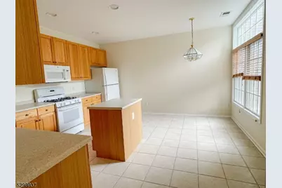 511 Kensington Ln, Livingston, NJ 07039 - Photo 5