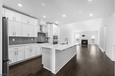 17 Kelsch Dr, Morris Plains, NJ 07950 - Photo 5