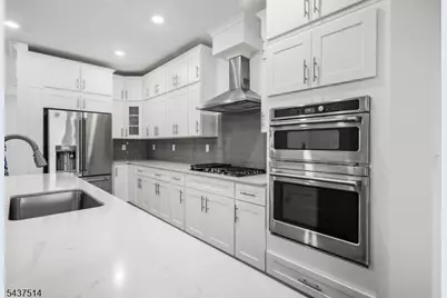 17 Kelsch Dr, Morris Plains, NJ 07950 - Photo 9