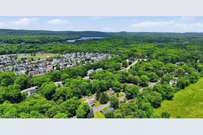 16 Windsor Dr, Jefferson Township, NJ 07438 - Photo 43