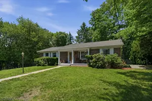 16 Windsor Dr, Jefferson Township, NJ 07438 - Photo 1