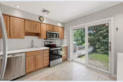 16 Windsor Dr, Jefferson Township, NJ 07438 - Photo 17
