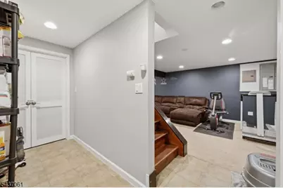16 Windsor Dr, Jefferson Township, NJ 07438 - Photo 33