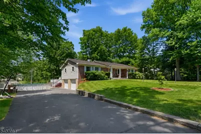16 Windsor Dr, Jefferson Township, NJ 07438 - Photo 3