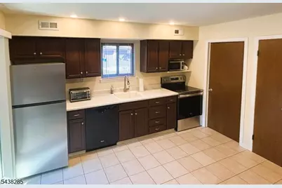 498 Auten Rd 2D, Hillsborough Township, NJ 08844 - Photo 9