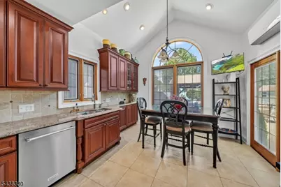 276 Northview Ter, Springfield, NJ 07081 - Photo 11