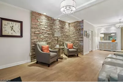 11 Euclid Ave #6C, Summit, NJ 07901 - Photo 3