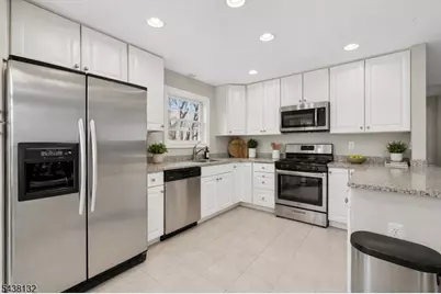 44 Peach Tree Ln, North Haledon, NJ 07508 - Photo 7