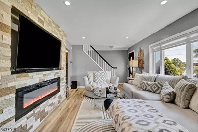 91 Crestview Rd, Woodbridge Township, NJ 08863 - Photo 9