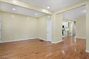 118 Lehigh Ave Apt, Newark, NJ 07112 - Photo 11