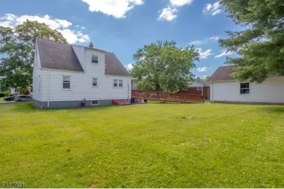 137 Valpeck Ave, Raritan, NJ 08869 - Photo 19
