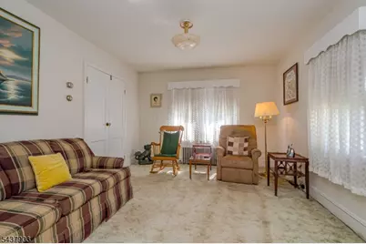 137 Valpeck Ave, Raritan, NJ 08869 - Photo 5