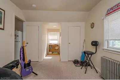 137 Valpeck Ave, Raritan, NJ 08869 - Photo 15