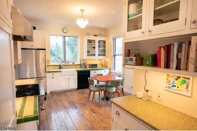 110 Montclair Ave, Montclair, NJ 07042 - Photo 15