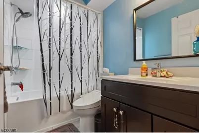 811 Waterford Dr, Edison Twp., NJ 08817 - Photo 9