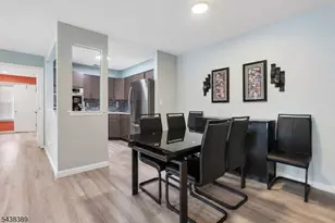 811 Waterford Dr, Edison Twp., NJ 08817 - Photo 5