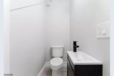 579 Newark Ave, Kenilworth, NJ 07033 - Photo 21