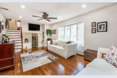 14 Stirling Ln, Wayne, NJ 07470 - Photo 9