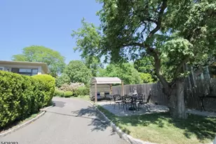 39 N Mountain Ave, Montclair, NJ 07042 - Photo 31