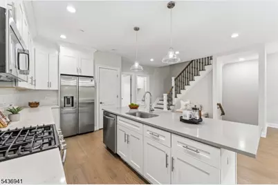 19 Riverbend Ct, New Providence, NJ 07974 - Photo 9