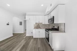 1119 Hampton Pl, Elizabeth, NJ 07201 - Photo 3