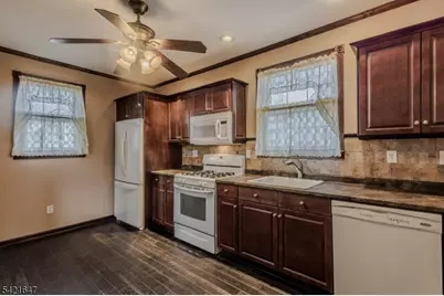 960 Moessner Ave, Union Township, NJ 07083 - Photo 5