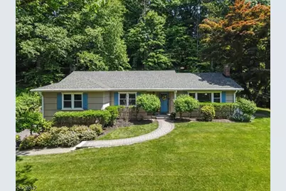 7 Molly Stark Dr, Morris Township, NJ 07960 - Photo 1