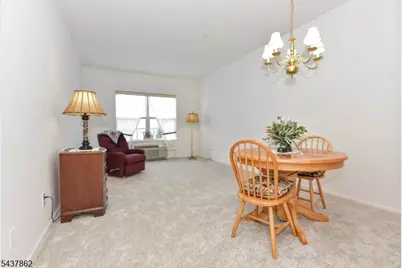 5420 Richmond Rd #420, West Milford, NJ 07480 - Photo 9