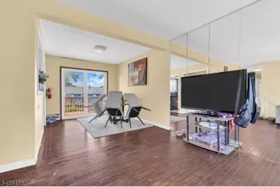 26 Nancy Ln, Piscataway Township, NJ 08854 - Photo 9