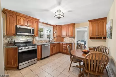 336 Vanderveer Rd, Bridgewater, NJ 08807 - Photo 9