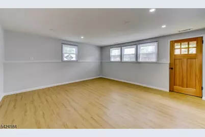 305 Buttfield Dr, Plainfield, NJ 07060 - Photo 17