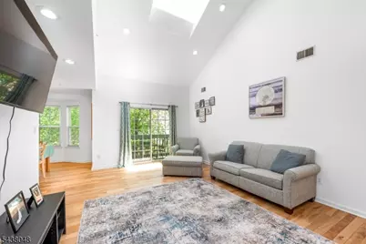 129 Autumn Ct, Roxbury Township, NJ 07852 - Photo 3