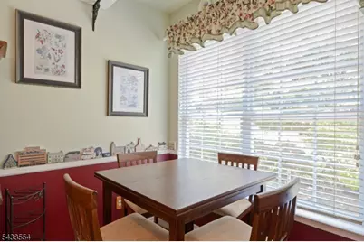 18 Kentworth Ct, Raritan Township, NJ 08822 - Photo 9