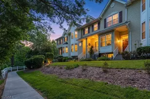 18 Kentworth Ct, Raritan Township, NJ 08822 - Photo 1