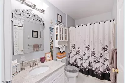 18 Kentworth Ct, Raritan Township, NJ 08822 - Photo 21