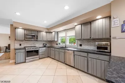 127 Smithtown Rd, Mount Olive, NJ 07840 - Photo 9