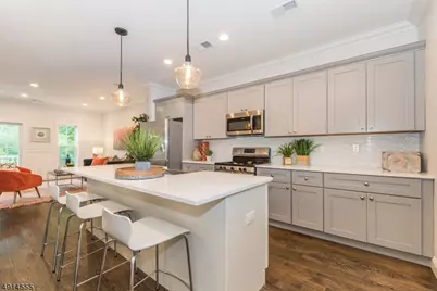 21 Chaz Way, Fairfield, NJ 07004 - Photo 3