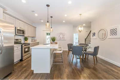 21 Chaz Way, Fairfield, NJ 07004 - Photo 9