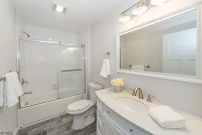 21 Chaz Way, Fairfield, NJ 07004 - Photo 17