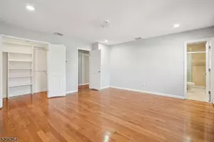 7 Mansfield Ct, Livingston, NJ 07039 - Photo 17