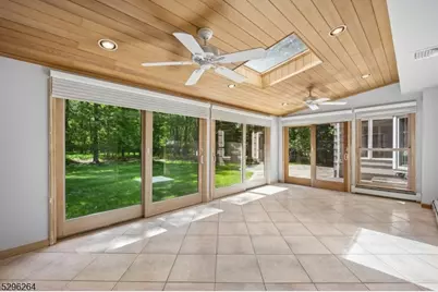 7 Mansfield Ct, Livingston, NJ 07039 - Photo 15