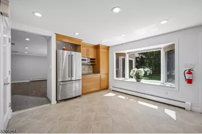 7 Mansfield Ct, Livingston, NJ 07039 - Photo 5